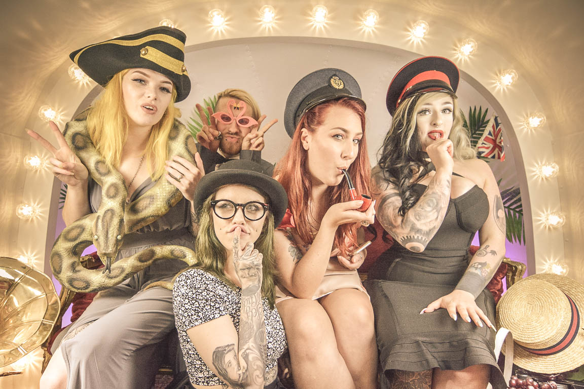 alt model photo booth